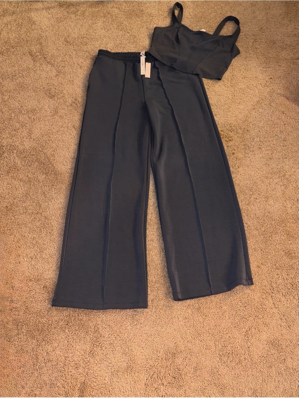 NWT VS Women’s Wide-Leg Knit Pants & Bustier Style Top Charcoal Gray